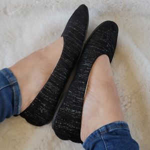 Well worn flats shoes ballet black furry liners